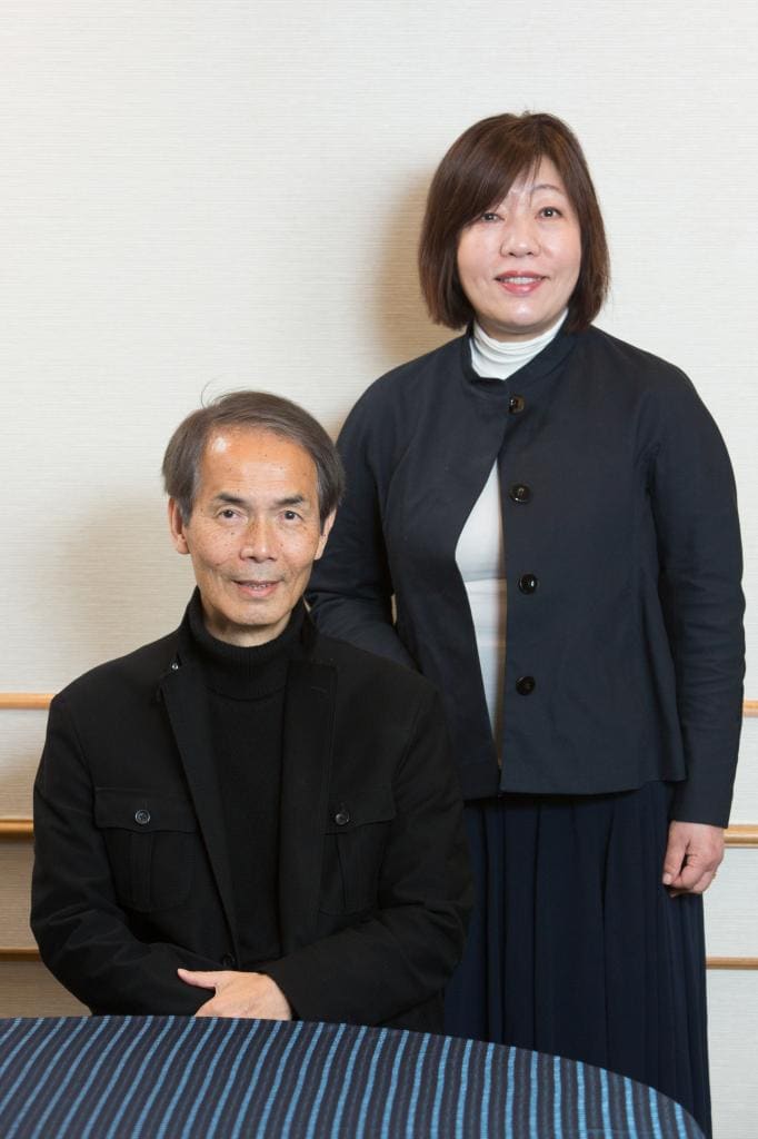 沢木耕太郎さん(左)と林真理子さん (撮影/写真部・小原雄輝)