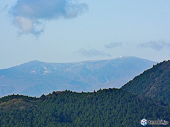 仙台市太白区から見た２４日朝の蔵王山（真木気象予報士 撮影）
