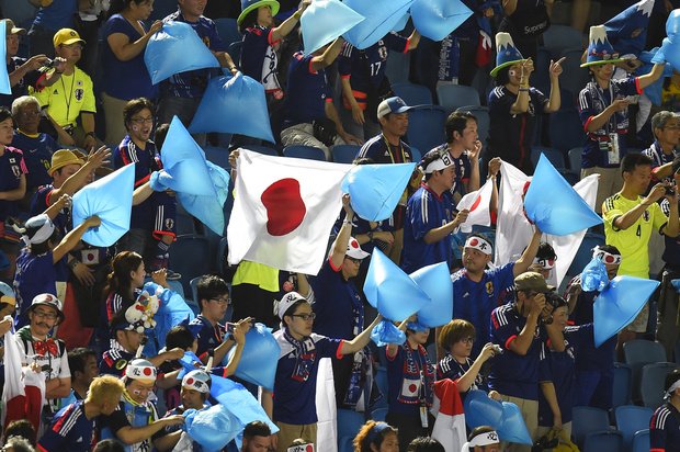 サッカーW杯ブラジル大会（2014 World Cup）グループC、日本対ギリシャ。観戦に訪れた日本のサポーター（2014年6月19日撮影）。(c)AFP＝時事/AFPBB News