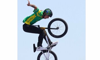 【写真特集】フランケンシュタインのような自転車、体操女子はピクトグラム…パリ五輪「心揺さぶる」5つの名場面