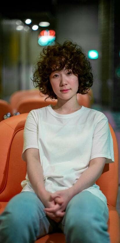 アフロヘアーも板に付いた黒木華 (c)朝日新聞社