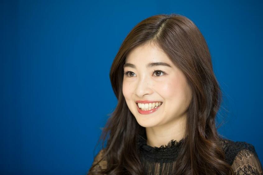 鈴の音のような声で語る土屋炎伽さん(撮影/片山菜緒子)