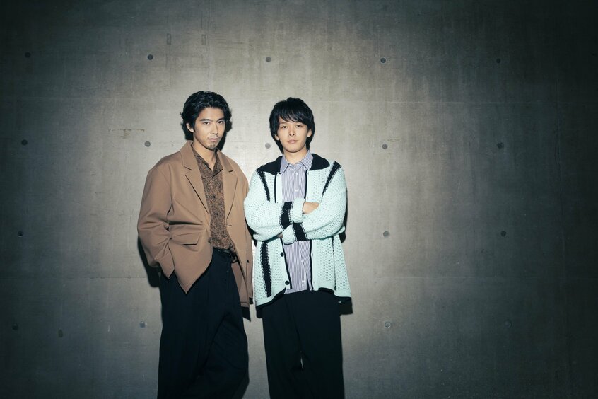 賀来賢人(かく・けんと 左)、中村倫也(なかむら・ともや) 撮影/植田真紗美