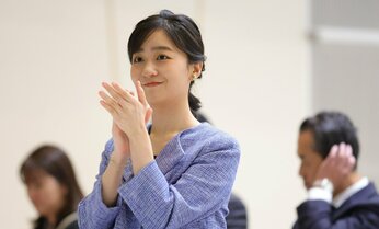 【2024年下半期ランキング 皇室編8位】佳子さまに「カッコいい!」のため息 10万円超のパンツスーツで呼びかけたジェンダー平等 クルリと回って見せた髪留め