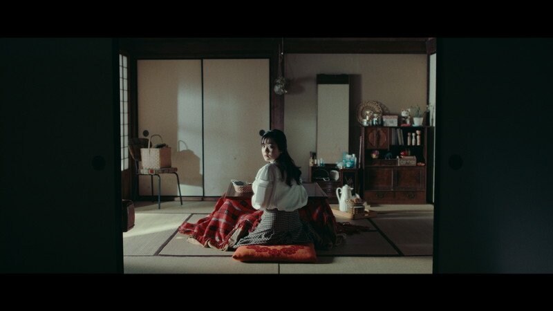 吉澤嘉代子、新曲「刺繍」MV公開　自身が架空の女性“カヨコさん”演じる