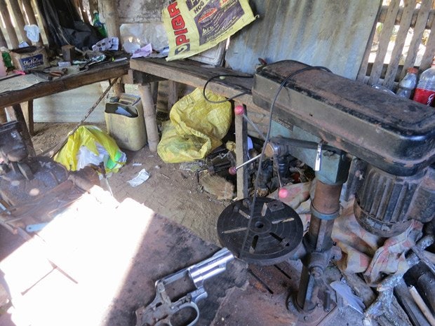 フィリピンのセブ島にある銃密造村の工房（写真／本人提供）