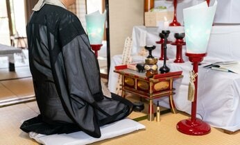 1990年まで自宅で葬式が半数 「台所のモノが多かった」近所の人に家を見られ「お嫁さん」不満