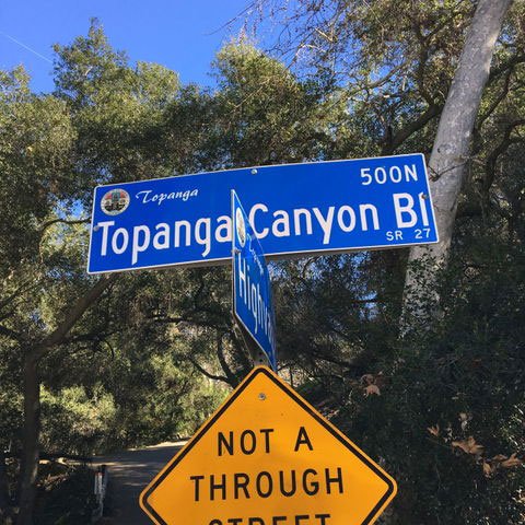 トパンガの道路標識