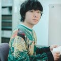 シンガーソングライター・崎山蒼志が初の著書で描く、現実と妄想が混ざり合う独創的な世界