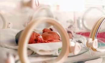 NICUの赤ちゃん「こんなに小さくて育つだろうか…」と責める母親への言葉がけ