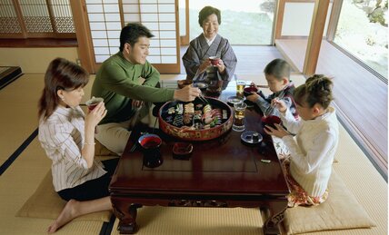 【厳選】久しぶりに再会した老親、宿題を抱えた子ども、休まらない私…　夏休みの「難題」に向き合う記事５選