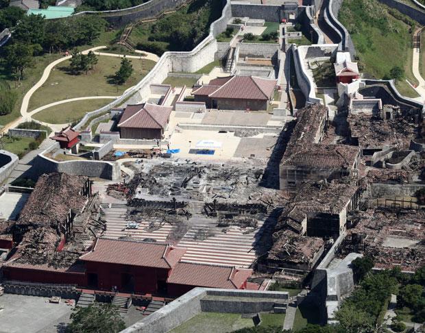 首里城の焼け跡。４５０年間にわたり琉球王国の政治と文化の中心だった　（ｃ）朝日新聞社