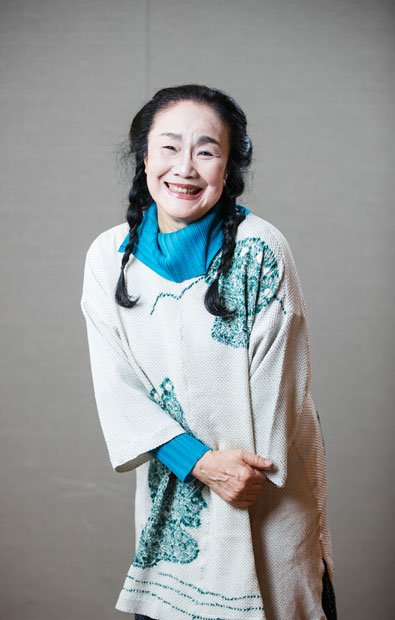 白石加代子（しらいし・かよこ）／東京都出身。１９６７年、早稲田小劇場（現ＳＣＯＴ）に入団。看板女優として数々の舞台に主演。８９年、ＳＣＯＴを退団。９２年、「白石加代子『百物語』」を始め、２０１４年に９９話で完了。映像の出演作に泣くな、はらちゃん」（１３年）、NHK連続テレビ小説「ひよっこ」（１７ 年）など。「白石加代子『百物語』シリーズ　アンコール上演」は６月４、５日に紀伊國屋サザンシアター　ＴＡＫＡＳＨＩＭＡＹＡ（東京）で上演後、神奈川・兵庫ほかで上演。舞台「ゲゲゲの先生へ」は１０月に上演予定。（撮影／写真部・加藤夏子）