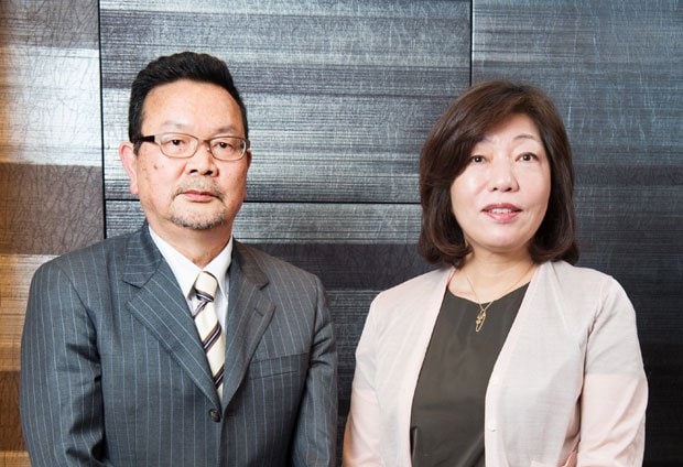 青山文平さん（左）と林真理子さん（撮影／写真部・堀内慶太郎）