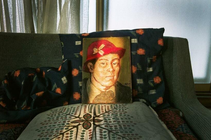 1943年2月11日に菱谷さんが描いた「赤い帽子の自画像」（撮影：高橋健太郎　以下同）
