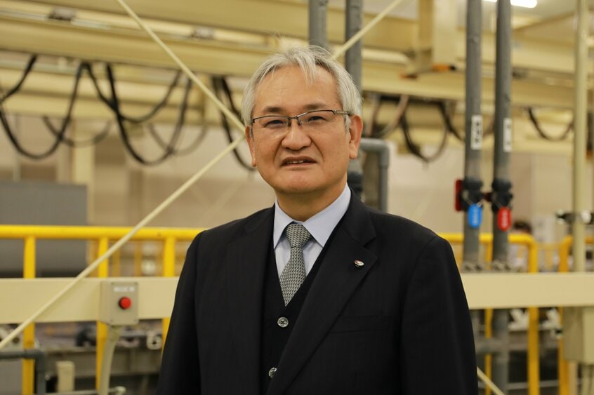 「難題も断らない」と、父は言い続けてきた。電子部品のメッキも、後から技術開発した。自分もそう言ってきて他社ができない地平もいくつも切り拓いた(写真/狩野喜彦)
