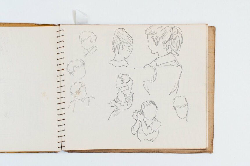 スケッチブックに描かれたひとこま（撮影／品田裕美）