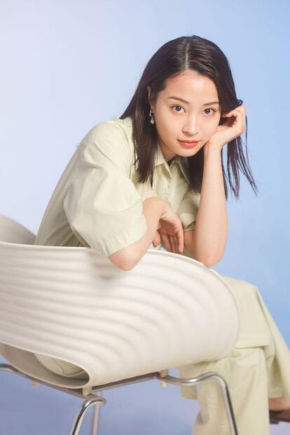 広瀬すず　［撮影／張溢文、ヘアメイク／奥平正芳、スタイリング／丸山晃］