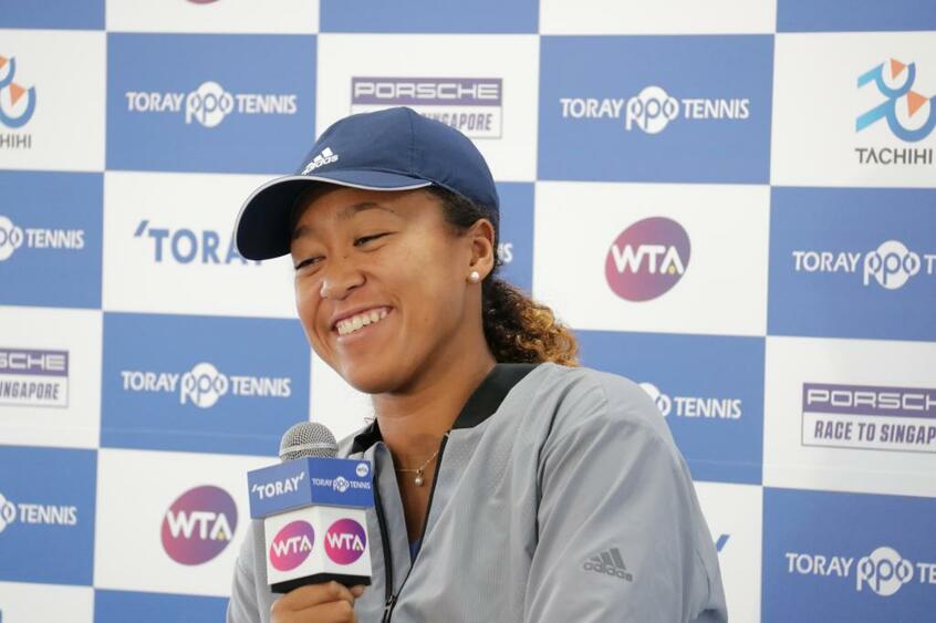 決勝戦終了後に記者会見に応じた大坂なおみ選手(撮影/福井しほ)