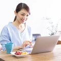 ストレスが多い人が摂るべき食事は? 「天然の精神安定剤」といわれる栄養素を漢方医が解説