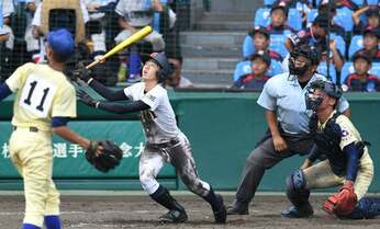 夏の甲子園、大逆転はなぜ起こった? 光った采配、疑問が残った采配【西尾典文】