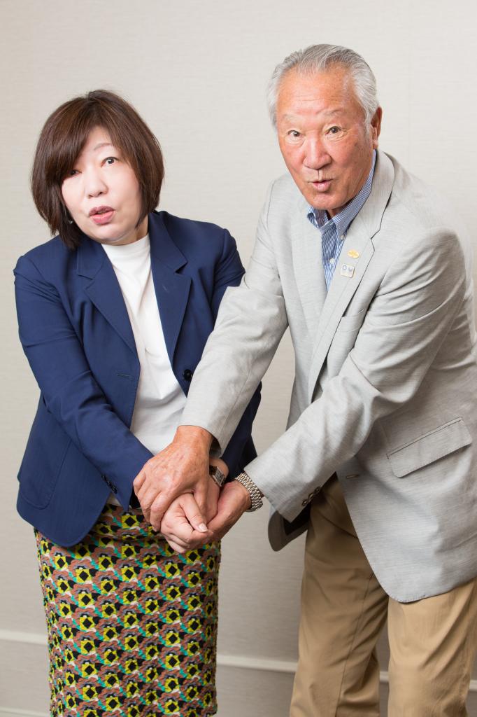 青木 功さん（右）と林真理子さん　（撮影／写真部・片山菜緒子）
