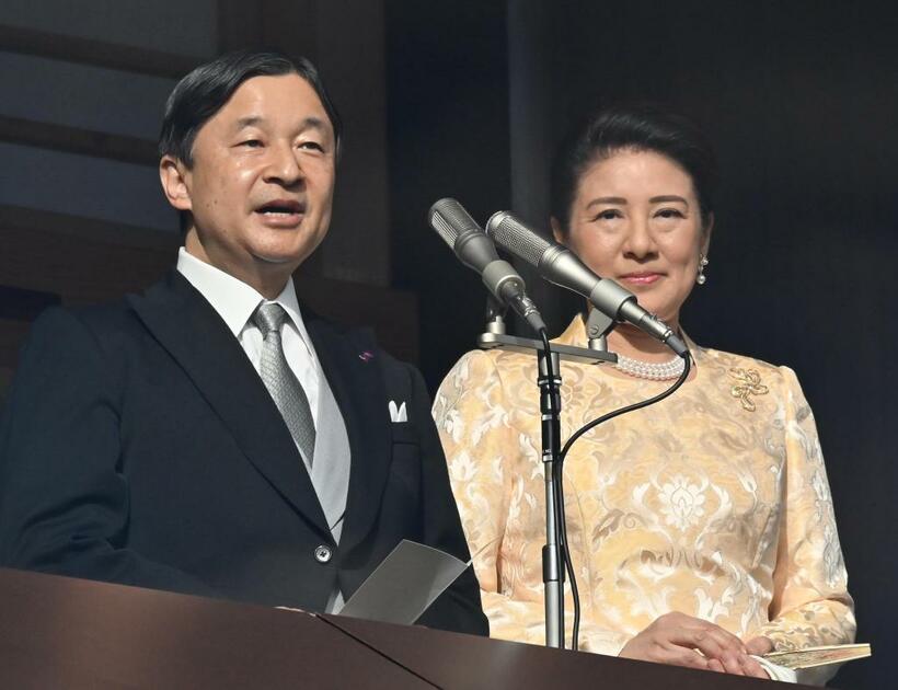 天皇陛下と皇后雅子さま　（ｃ）朝日新聞社