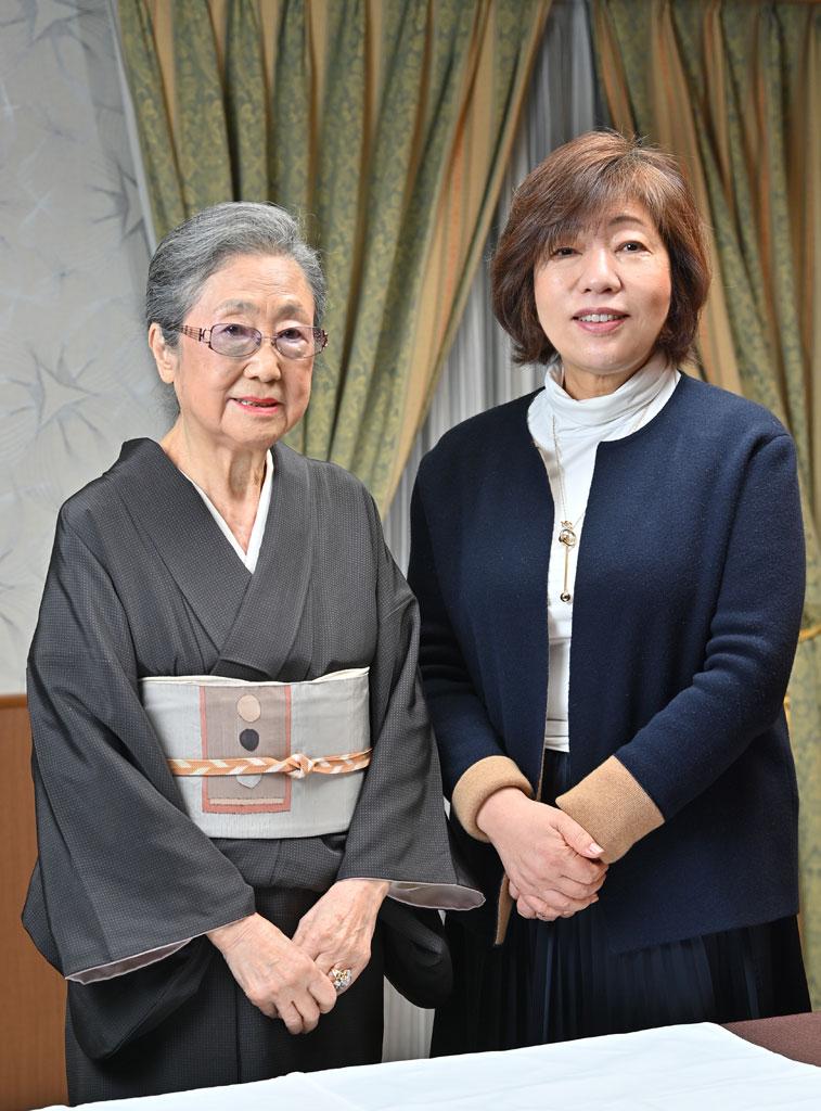 佐藤愛子さん（左）と林真理子さん　（撮影／写真部・東川哲也）