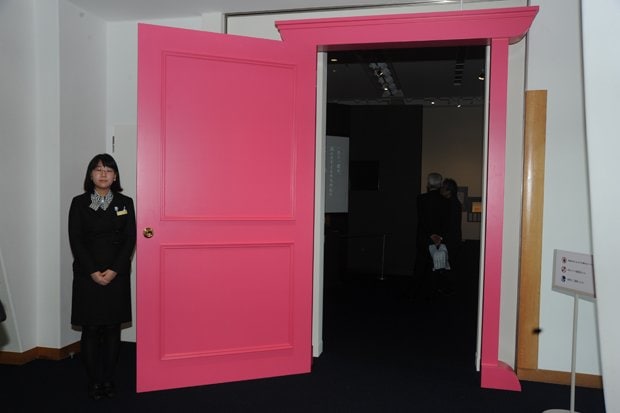 ギャラリーの入り口は「どこでもドア」（C）藤子プロ