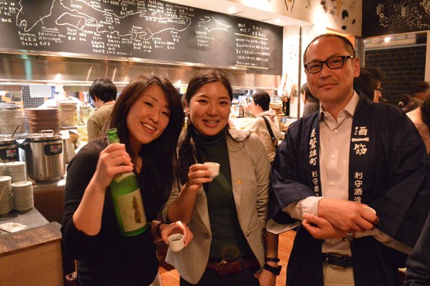 女性の参加者も目立った。女性へも受け入れられていることも、今日の日本酒人気の一因と考えられる