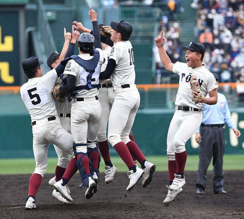 準々決勝以降は投打で相手を圧倒して4度目のセンバツ優勝を果たした大阪桐蔭