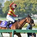 サイレンススズカより優れている宝塚記念の主役ベラジオオペラの長所とは? 2頭の背中を知る上村調教師が今に生かす「大きな財産」