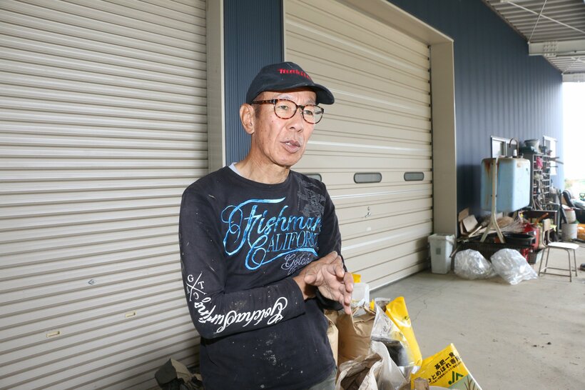「これまではJAが提示する『概算金』が米を売り渡す際の基準でしたが、昨年からそれが変わった」と話す、福島県天栄村の米農家・吉成邦市さん＝米倉昭仁撮影