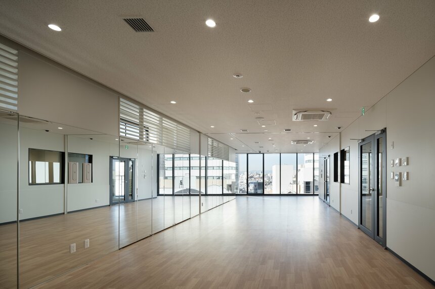 9階の「 こどもでぱーとStudio」ではバレエ、そろばん教室などさまざまなプログラムを実施
