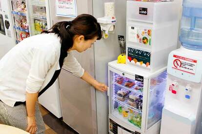 オフィスに置いてある冷蔵庫(写真:KOMPEITO提供)