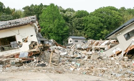 「何かの間違いでは？」火災・地震保険料2倍に値上げの衝撃　家計圧迫し途中解約するケースも