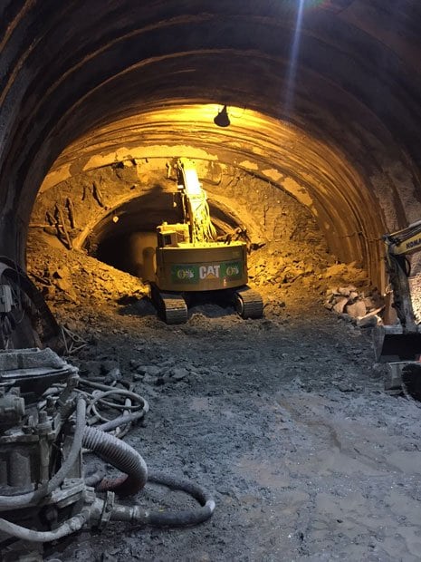陥没事故前日（１１月７日）の地下鉄七隈線工事現場。トンネルを掘り広げている様子がうかがえる（写真提供＝調崇史・福岡市議）