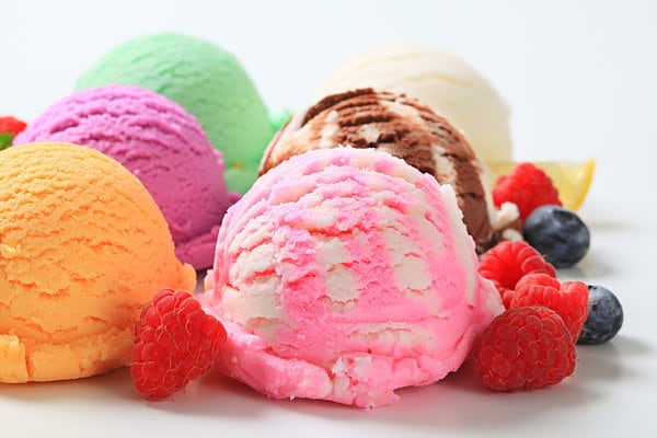味だけでなく、カラフルな見た目に楽しいアイスクリーム★