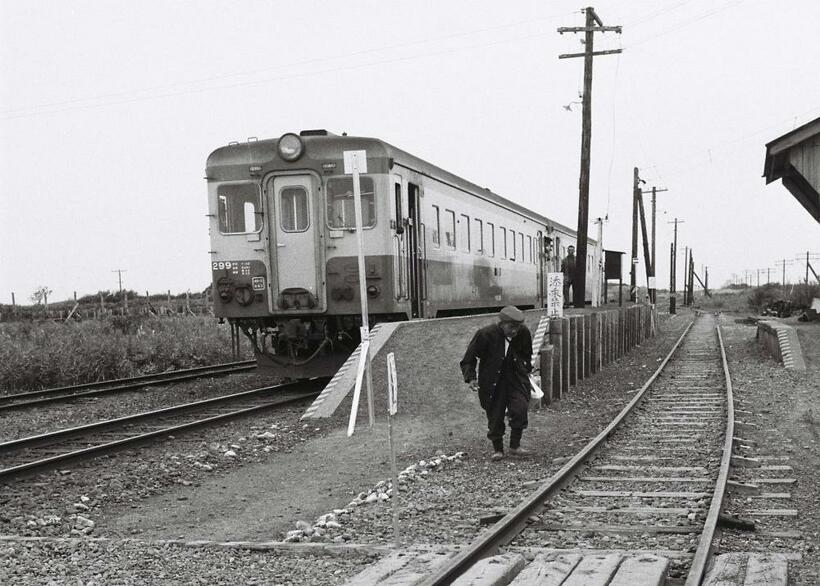 【羽幌線】1987年3月30日廃止。道北の西側海岸部を通り、留萠本線（現・留萌本線）の留萠駅（現・留萌駅）と宗谷本線の幌延駅を結んだ／1970年9月撮影（写真・朝日新聞社）