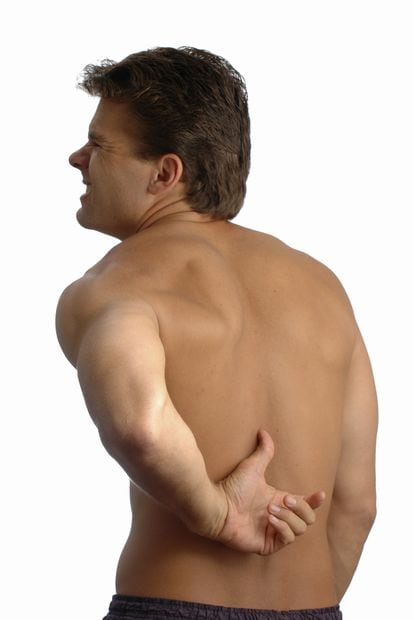 「国民生活基礎調査」で自覚症状のある病気やけがのうち、男女ともにトップ1、2に入るのが腰痛だ（※写真はイメージ）