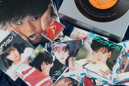中森明菜 40周年アニバーサリー・コンプリート 30枚組【完全生産限定商品】 中森明菜 デビュー40周年記念 スペシャルベストアルバム