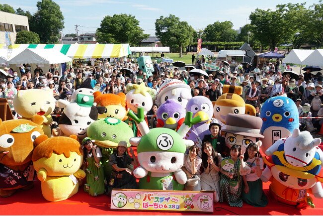 写真・図版（1枚目）| 県内外から約４，０００人のファンが祝福！ふっかちゃん誕生１５周年記念「ふっかちゃんバースデイぱーちぃ２０２５」
