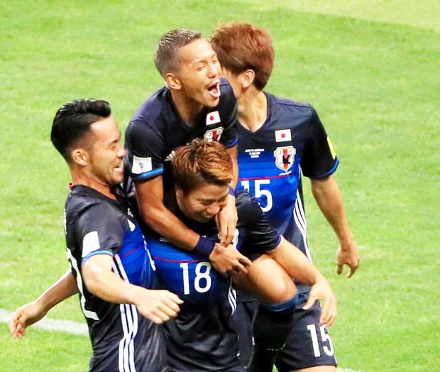 右足の強烈なミドルシュートで値千金の代表初ゴールを決めた井手口。守備面でも抜群のボール奪取能力を発揮し、底知れぬスタミナで勝利に貢献した　（ｃ）朝日新聞社