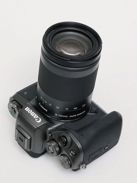 EF-M18-150mm F3.5-6.3 IS STM／新しく登場予定の高倍率ズーム。EOS M5とのキット（実売17万100円）も予定されている。今回、実写はかなわなかったので、性能はわからないが、焦点距離からしてこれ一本でほとんどの撮影は間に合うだろう。軽量だが、少々長めのレンズなので、とくにテレ端ではEVFを使用して撮影したほうがよいだろう