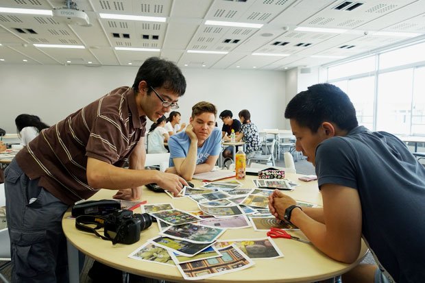 東京の街や商品はグローバル化が進んでいるようにも思える。だが、フィールドワークを設計した東大工学部講師の小松崎俊作さんは、学生の意見に「東京は思っていた以上に東洋だと感じた」（写真：東京大学ｉ．Ｓｃｈｏｏｌ提供）