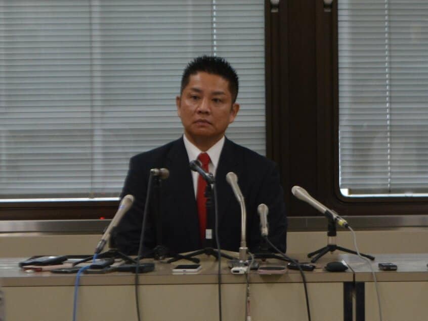 埼玉県虐待禁止条例改正案を提出した自民党県議団は10日、撤回を決め、会見を行った