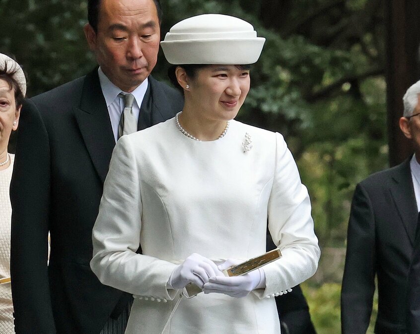 伊勢神宮を参拝する愛子さま＝2024年3月26日、三重県伊勢市、代表撮影