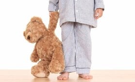 〈カズレーザーと学ぶ。柳沢正史教授きょう出演〉睡眠研究の第一人者が明かした「パジャマ」ルーティン 枕やマットレスだけじゃない「快眠」の必須要件