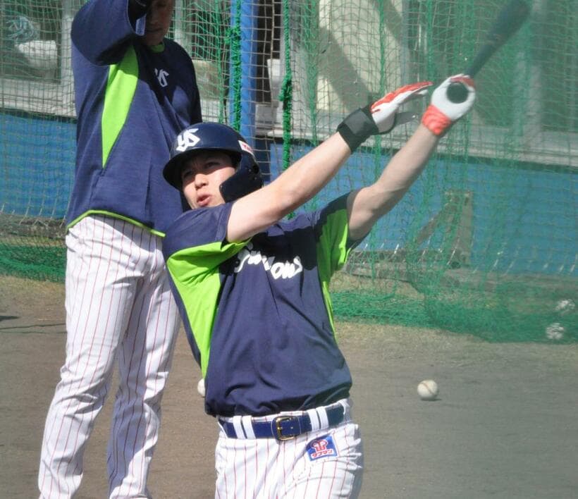 今年２月のキャンプで打撃練習するヤクルトの山田哲人（Ｃ）朝日新聞社