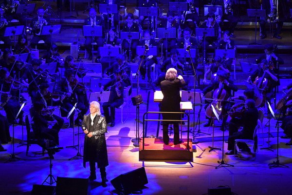 玉置浩二オーケストラ公演、現代の音楽シーンの到達点を示す。